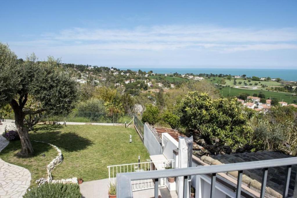 Grazioso Bilocale A 5 Minuti Da Numana Apartamento Exterior foto